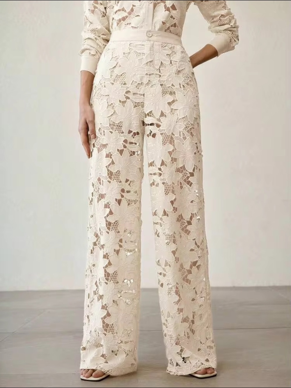 Cream lace pants with floral design